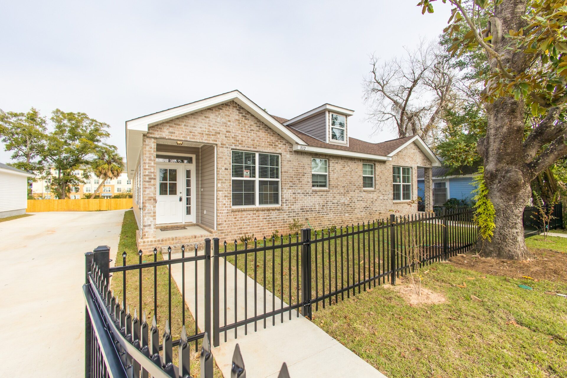 1816 W Gadsden at Downtown Palmera Furnished Apartments