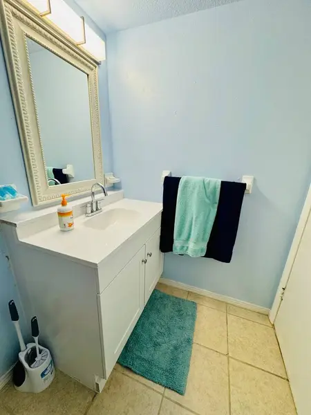 Bathroom vanity with fresh towels